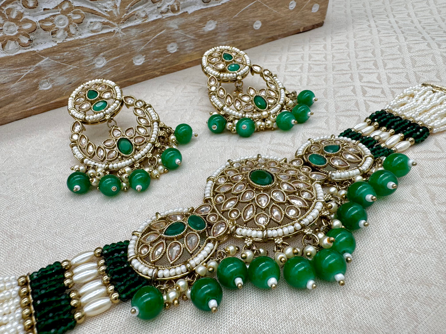 MIRA ANTIQUE GOLD CHOKER SET