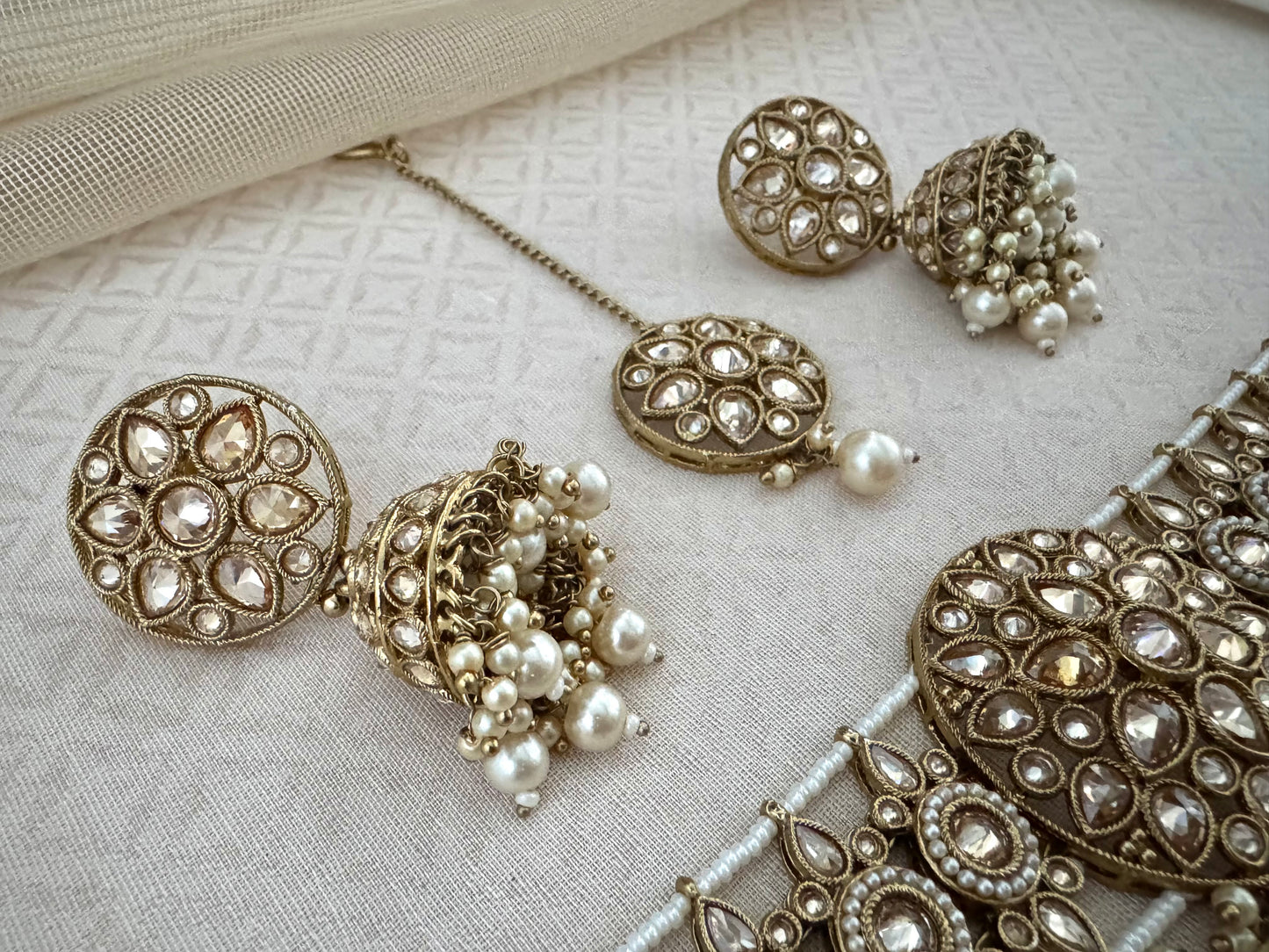 INAYA IVORY PEARL CHOKER SET