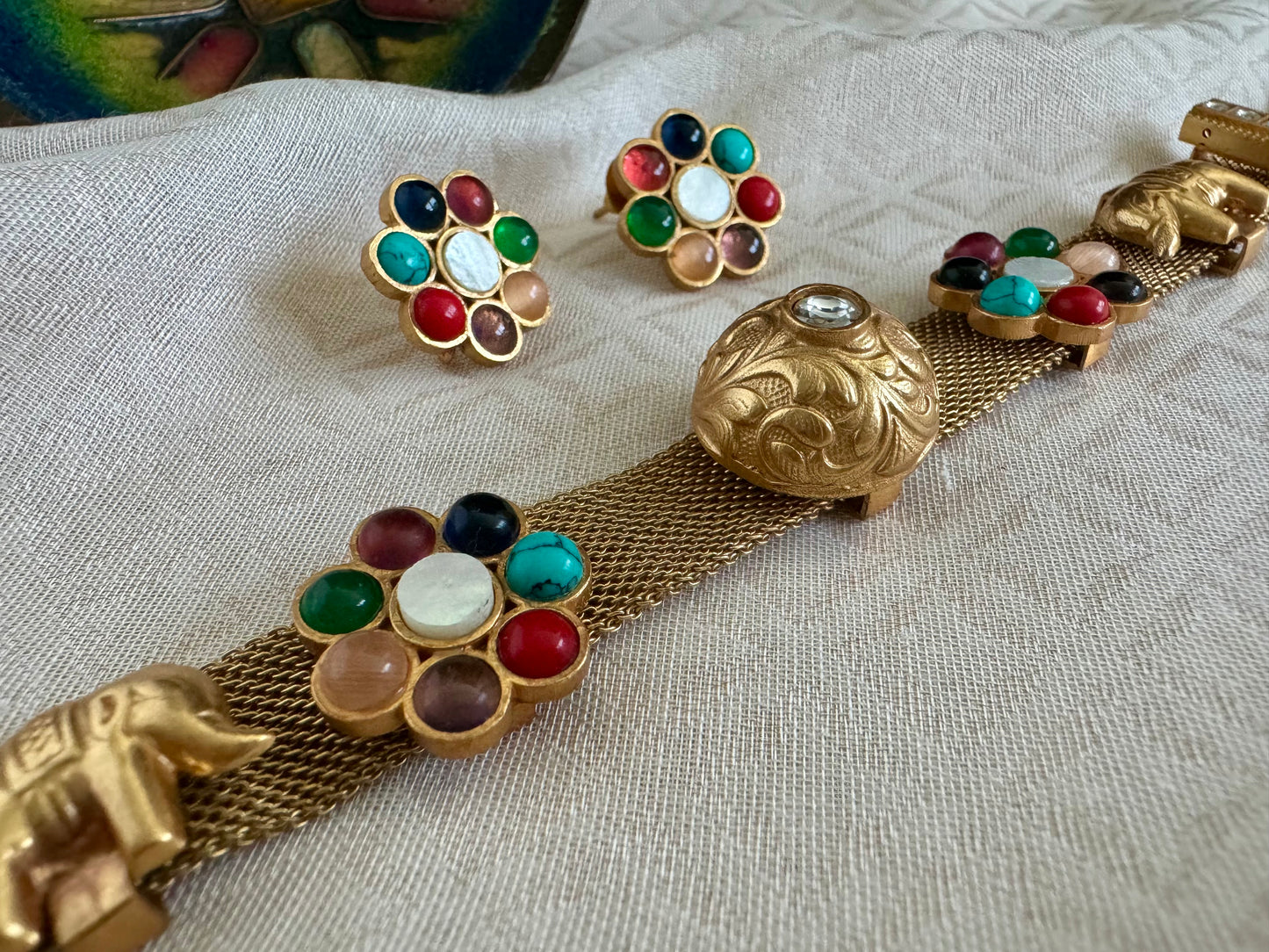VEDA NAVRATAN ELEPHANT CHOKER SET