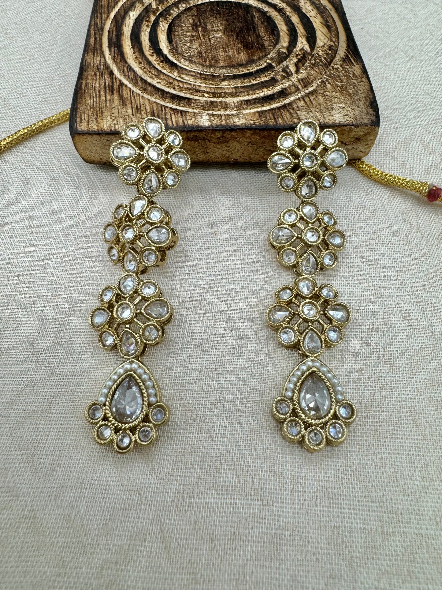 RIMAYA GOLD-WHITE NECKLACE SET