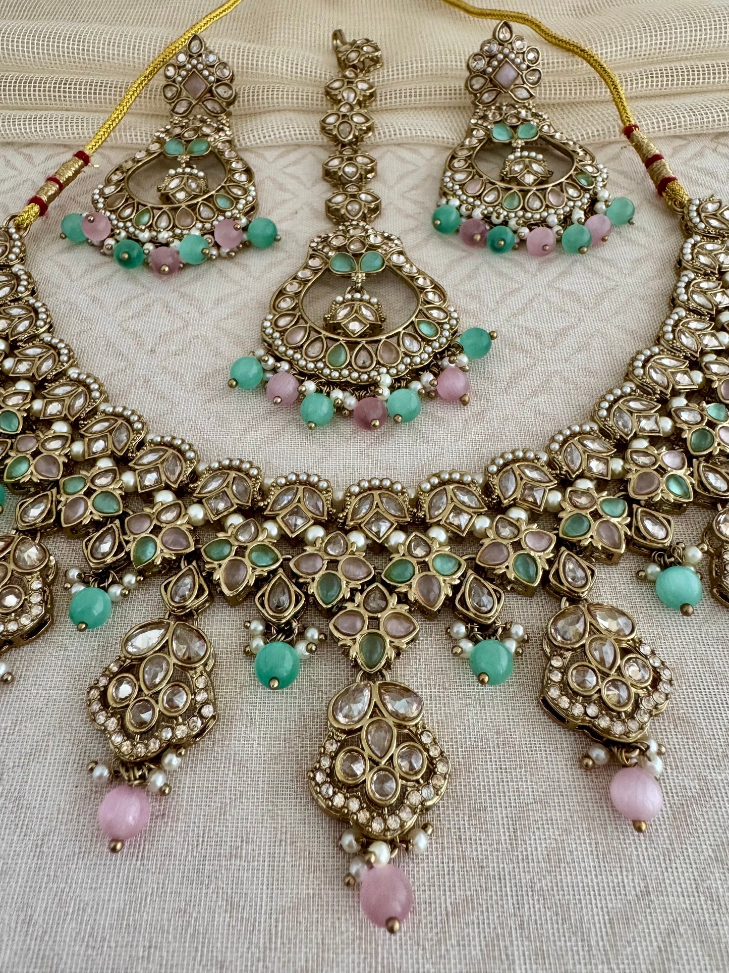 VEDA PASTEL PINK - GREEN NECKLACE SET