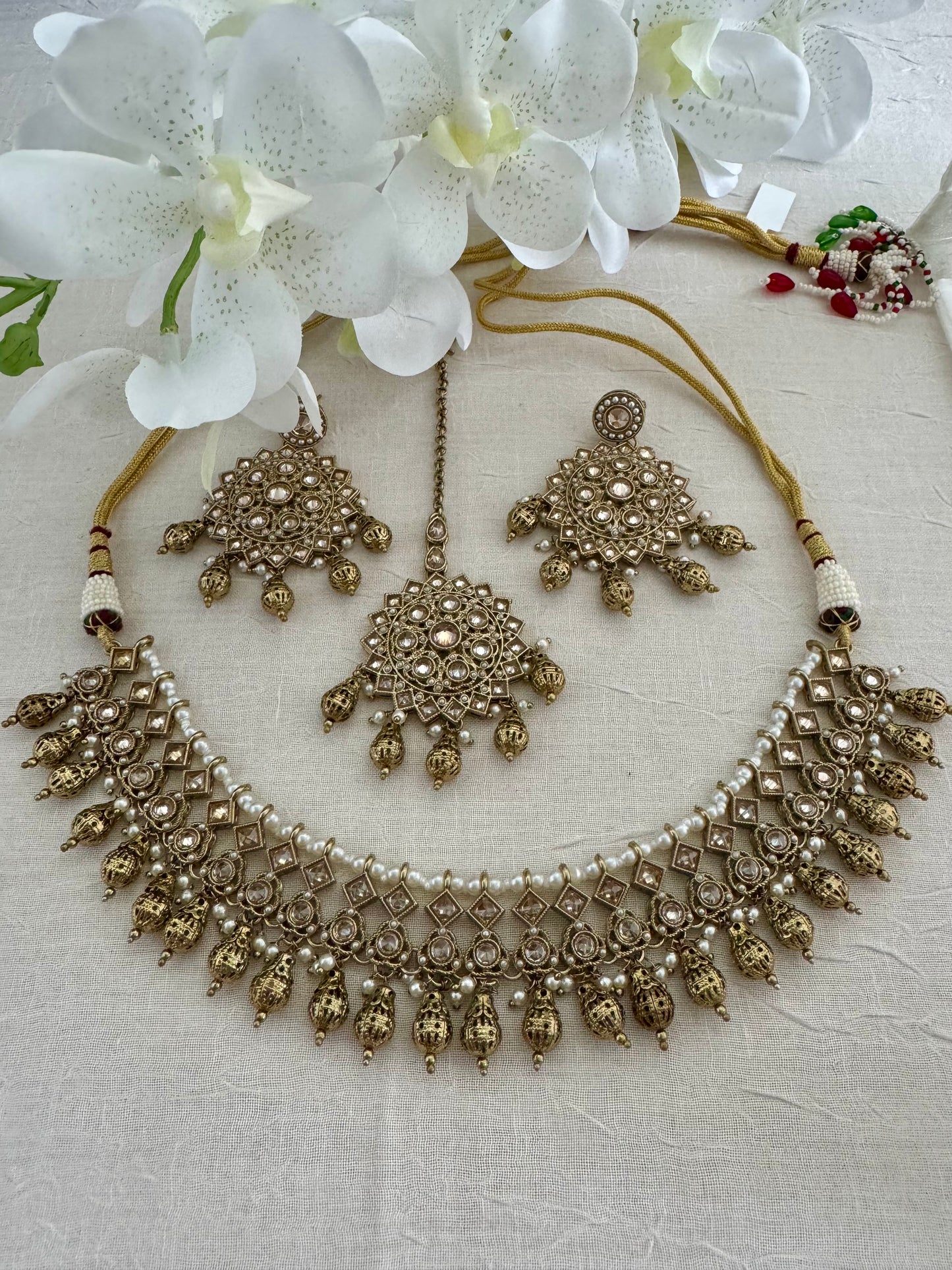 Kyra antique gold geometric necklace set