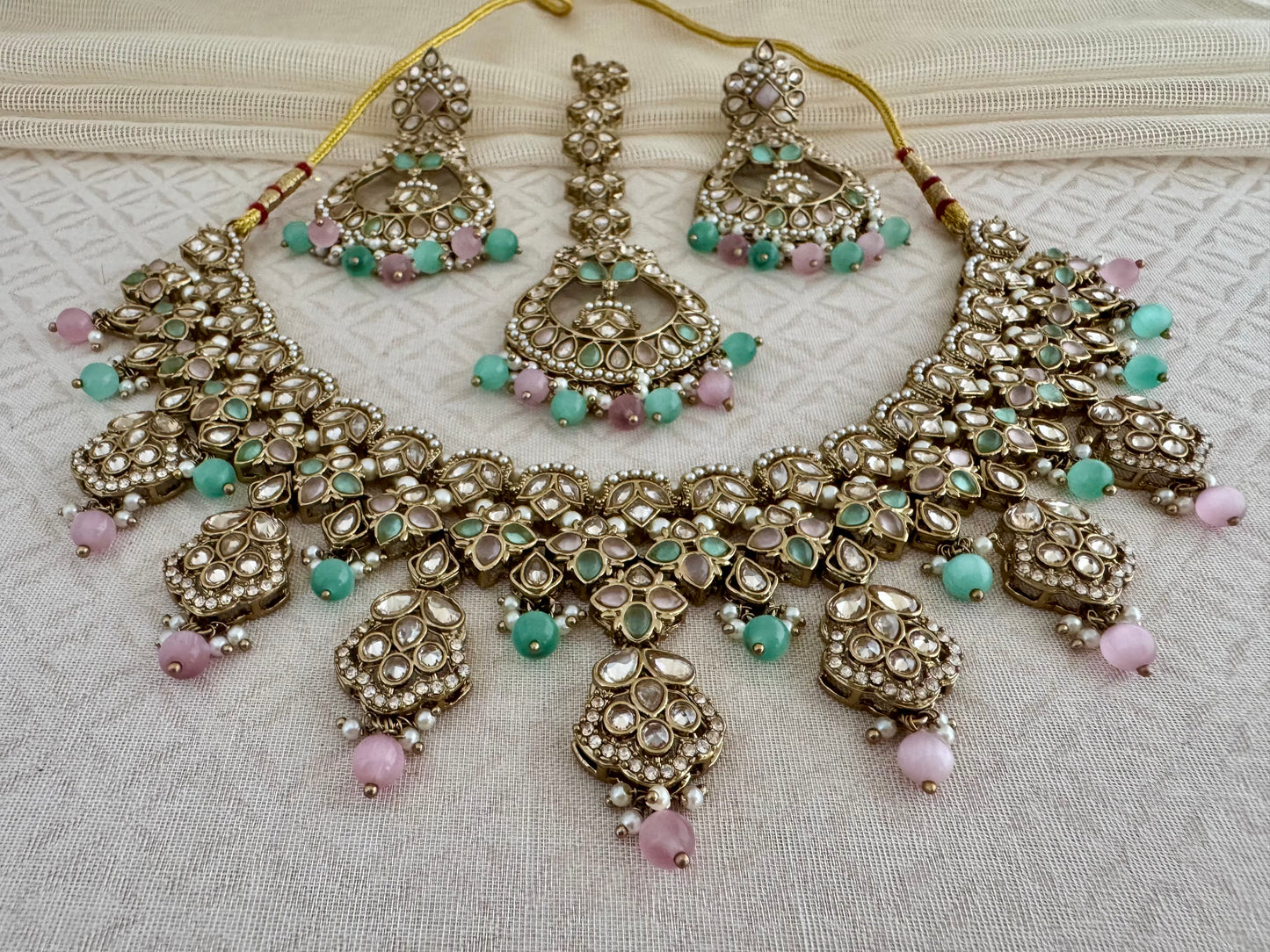 VEDA PASTEL PINK - GREEN NECKLACE SET