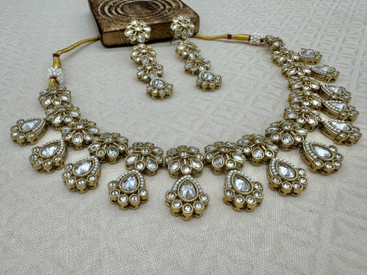 RIMAYA GOLD-WHITE NECKLACE SET