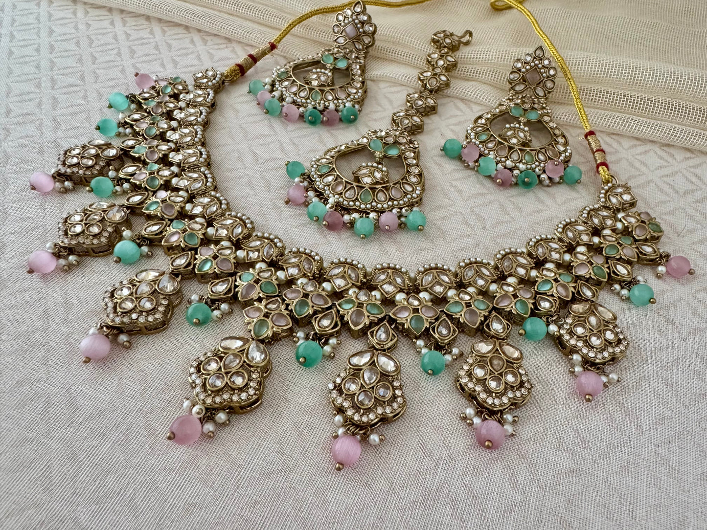 VEDA PASTEL PINK - GREEN NECKLACE SET