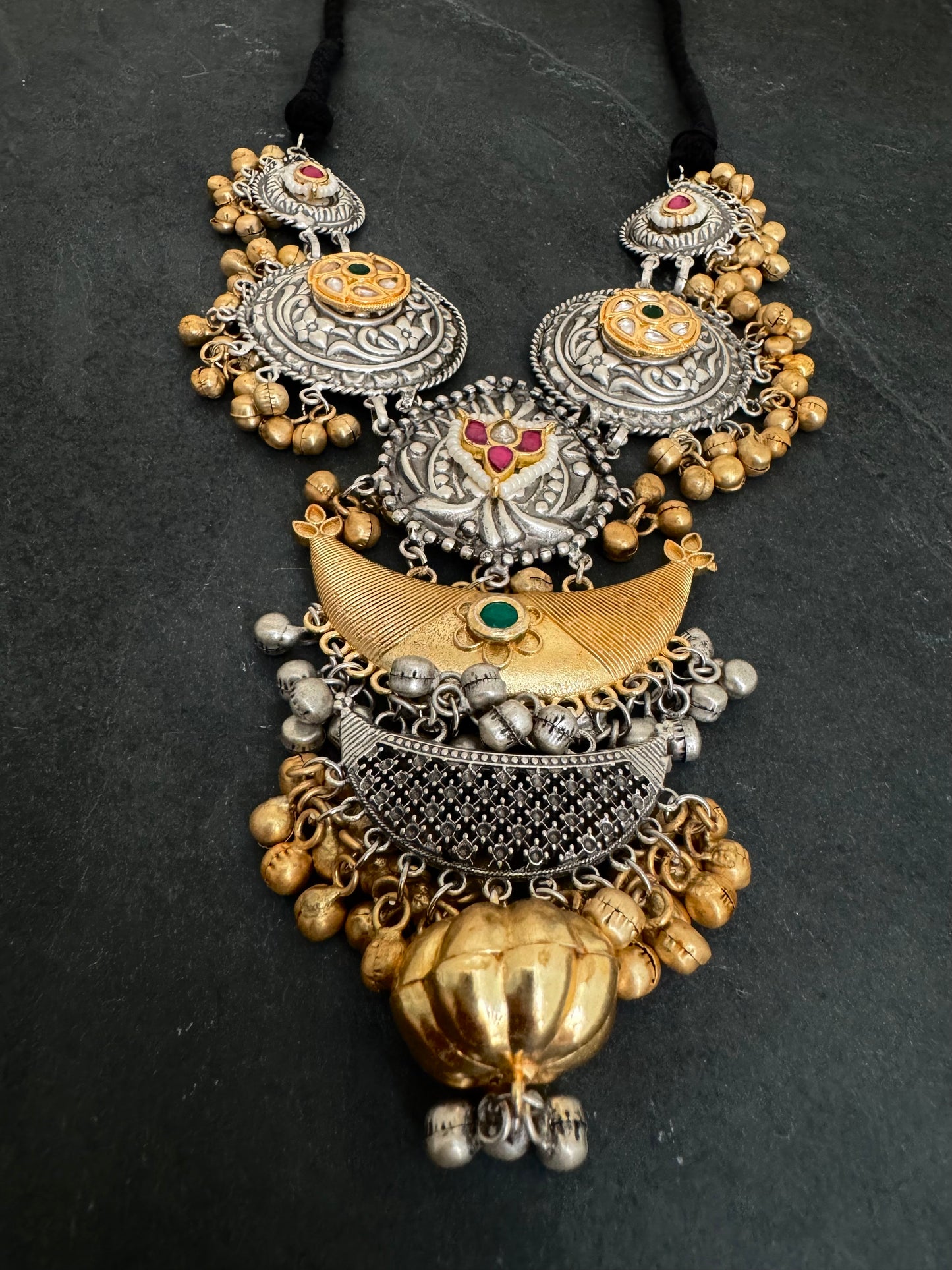 RUHI TWO-TONE NECKLACE