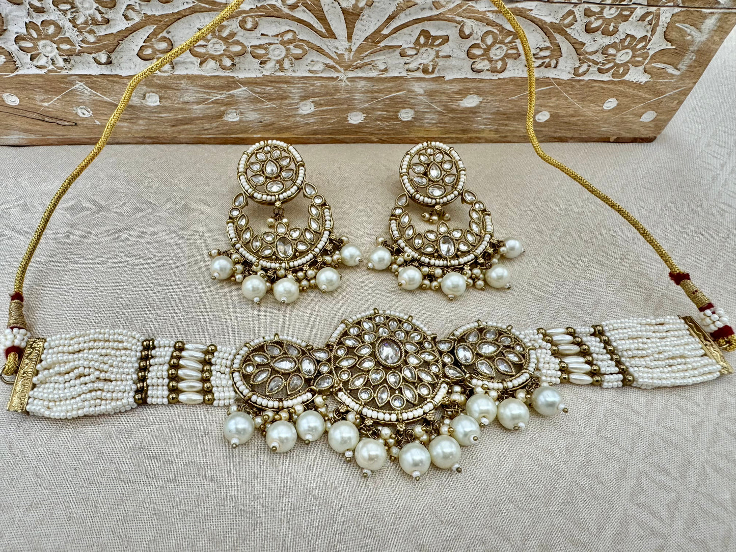 MIRA ANTIQUE GOLD CHOKER SET