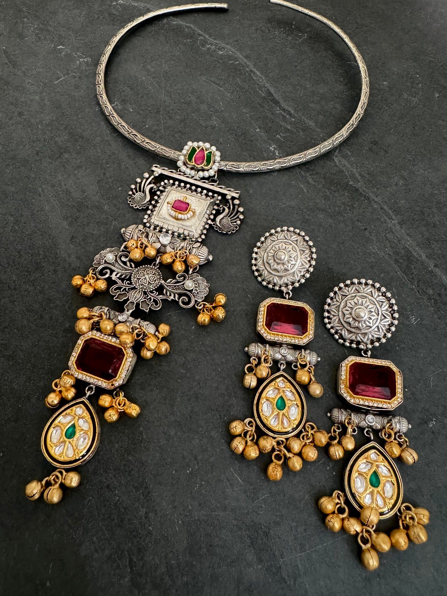 MEDHA TWO-TONE HASLI NECKLACE