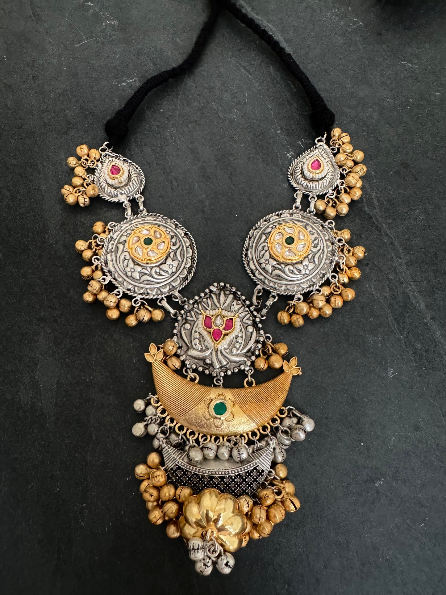 RUHI TWO-TONE NECKLACE