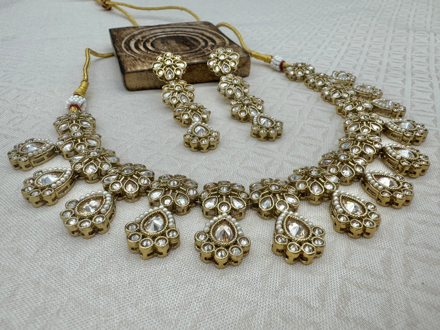 RIMAYA ANTIQUE GOLD NECKLACE SET