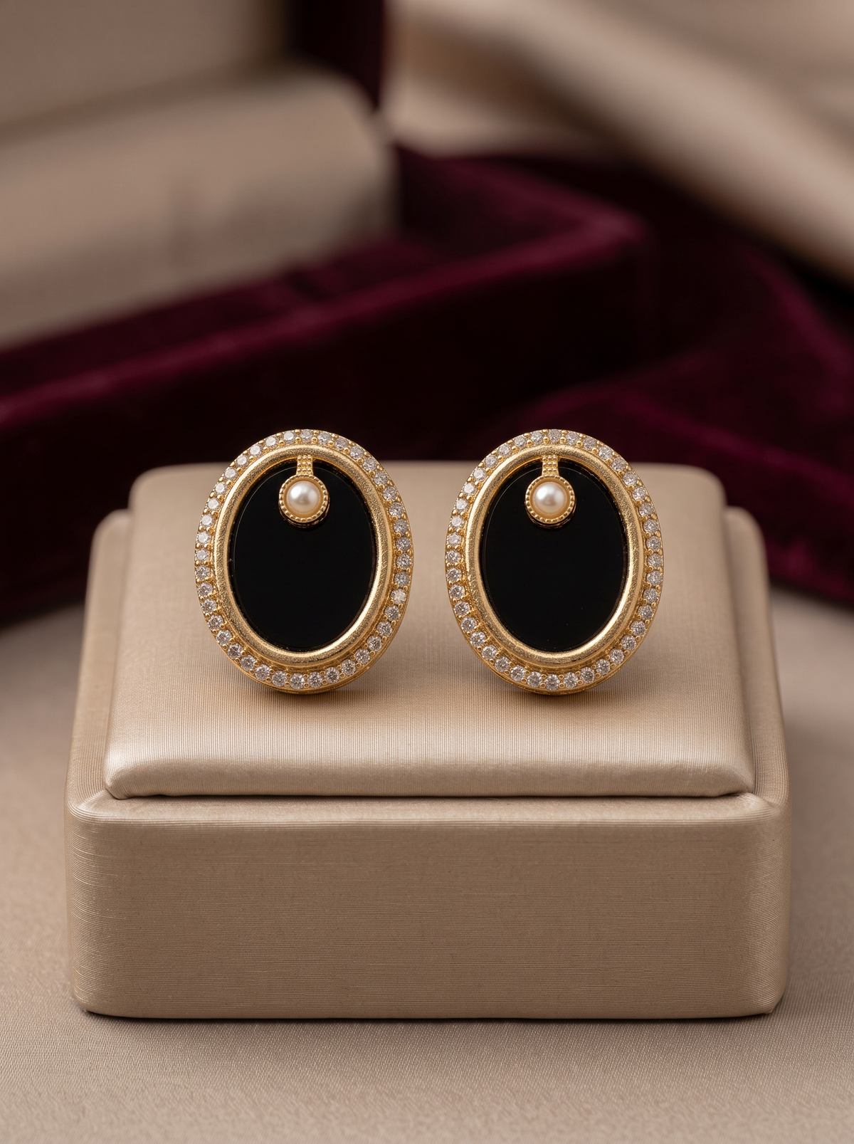 ESHA NOIR & PEARL ROYALE NECKLACE STUD SET