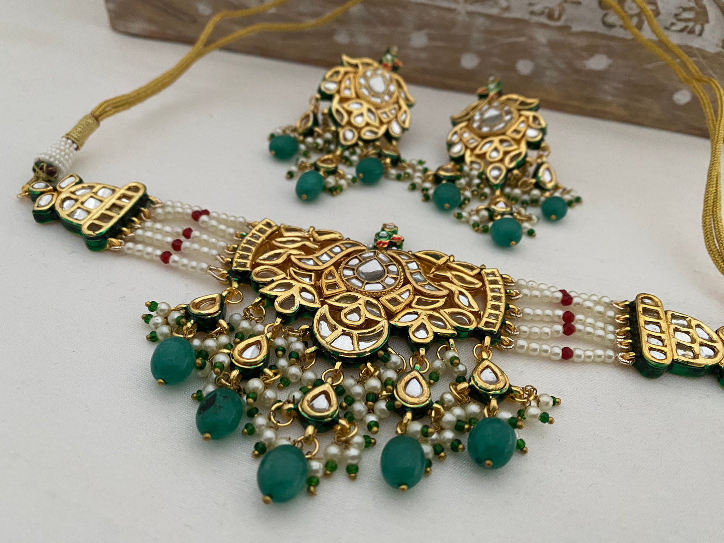 AKRITI KUNDAN CHOKER SET