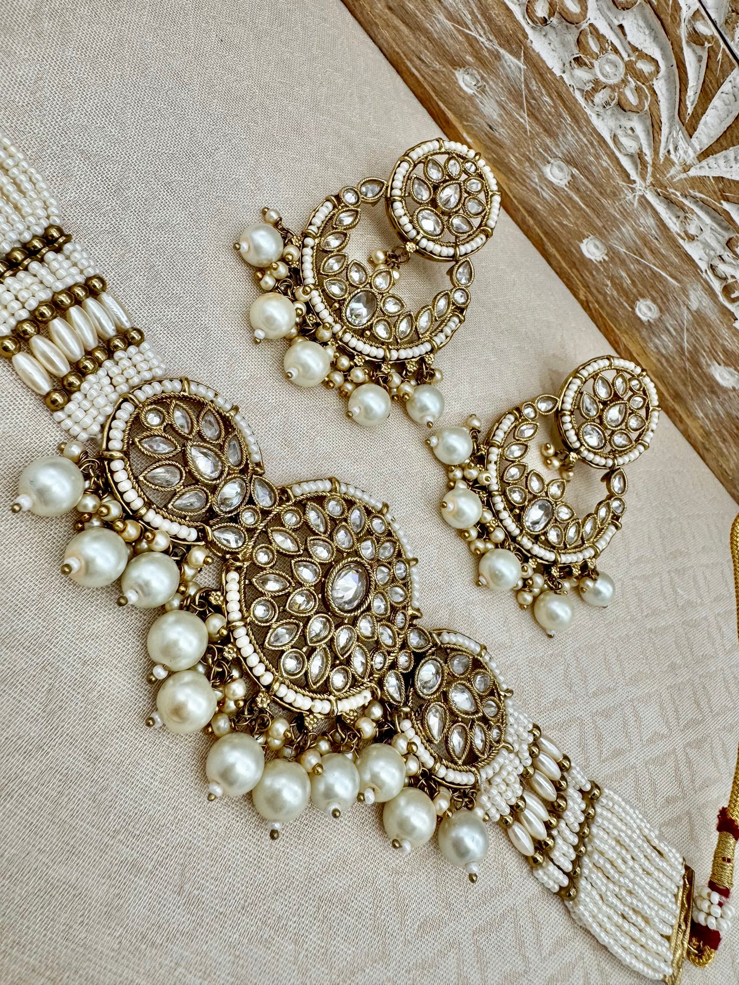 MIRA ANTIQUE GOLD CHOKER SET