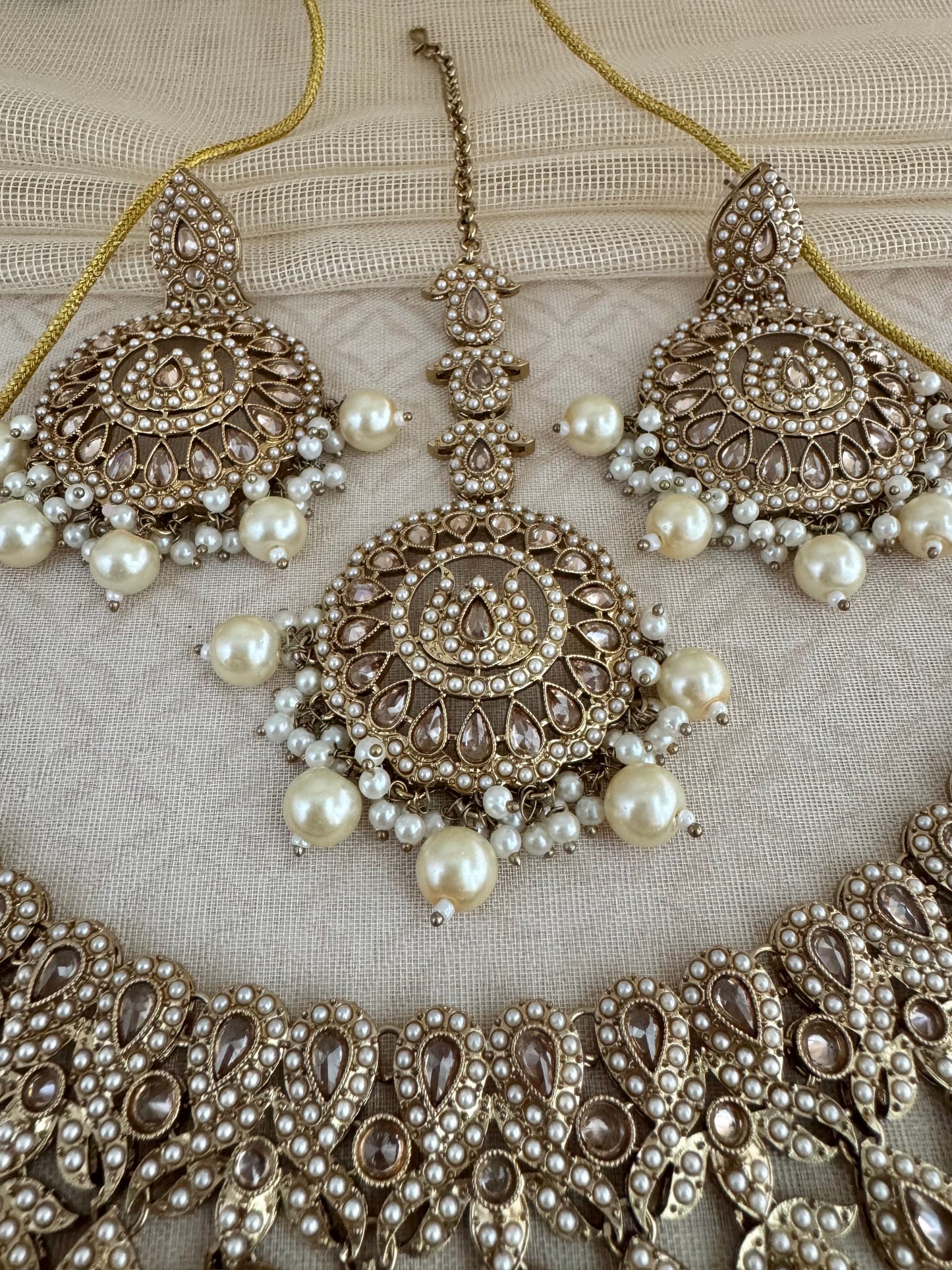 RIYA PEARL NECKLACE SET