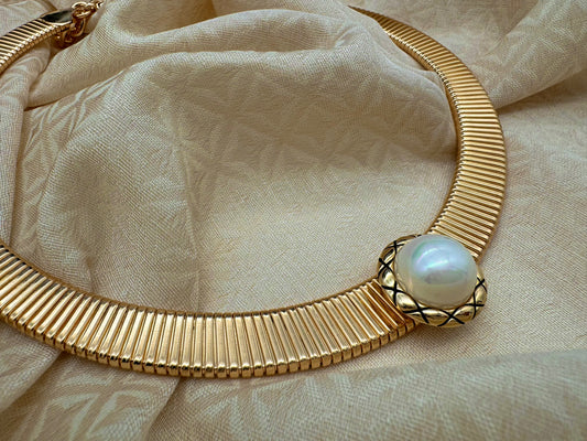 Alaya Magnetic Gold Hasli Necklace with Pearl Magnetic button