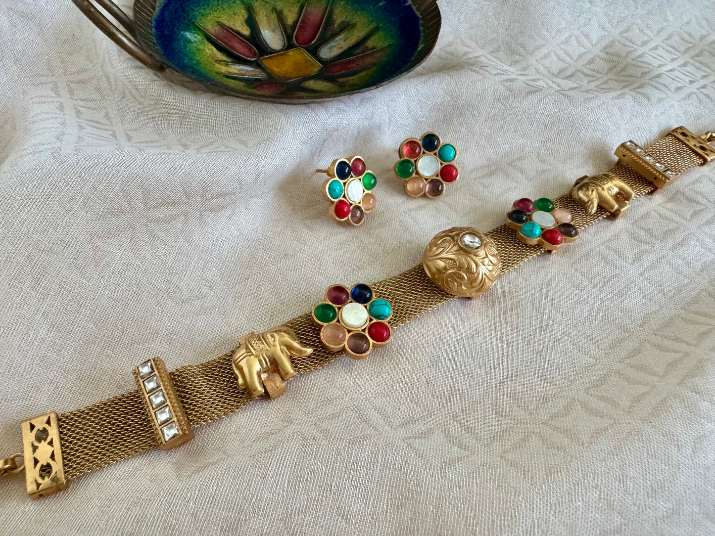 VEDA NAVRATAN ELEPHANT CHOKER SET