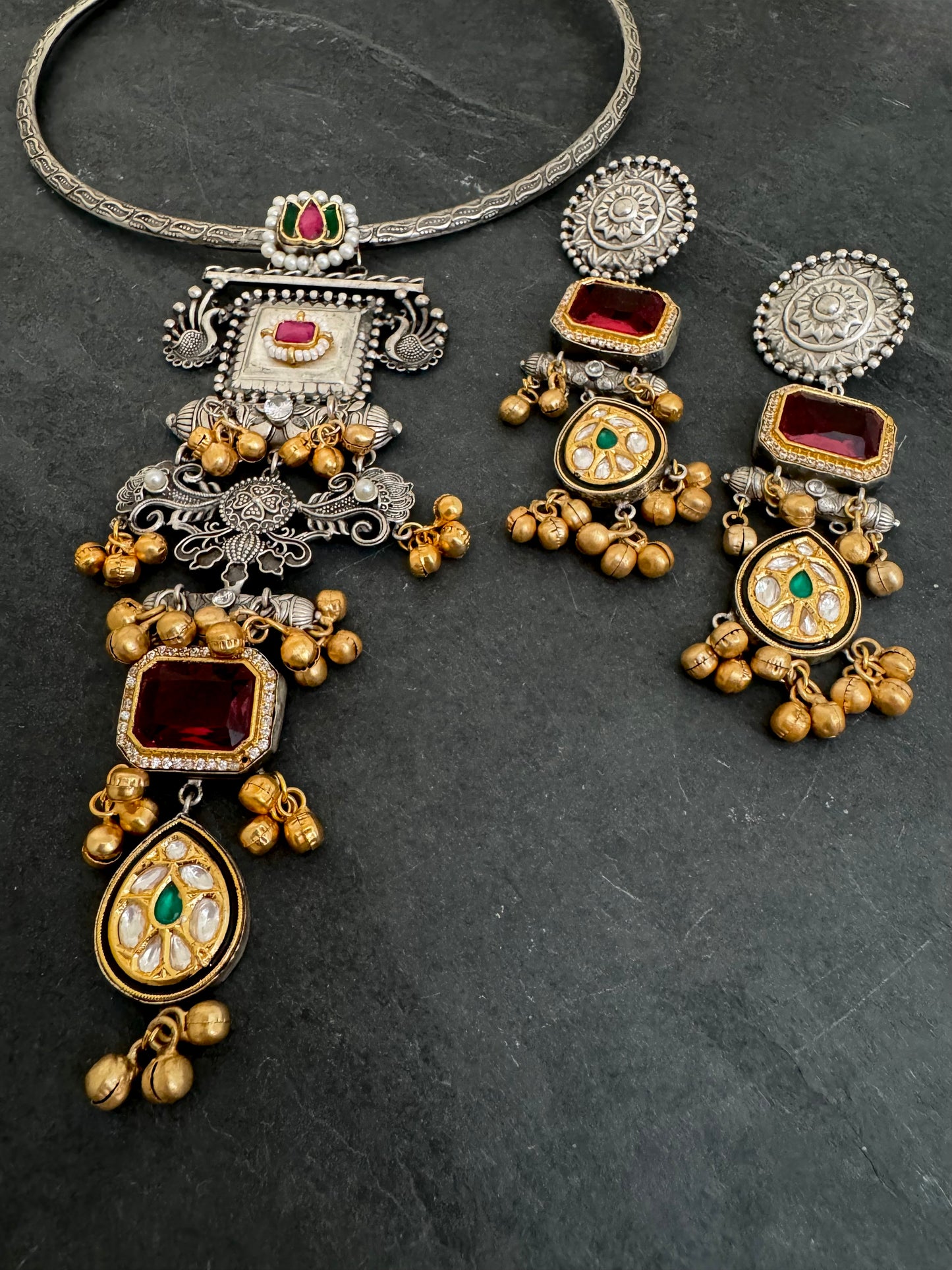 MEDHA TWO-TONE HASLI NECKLACE