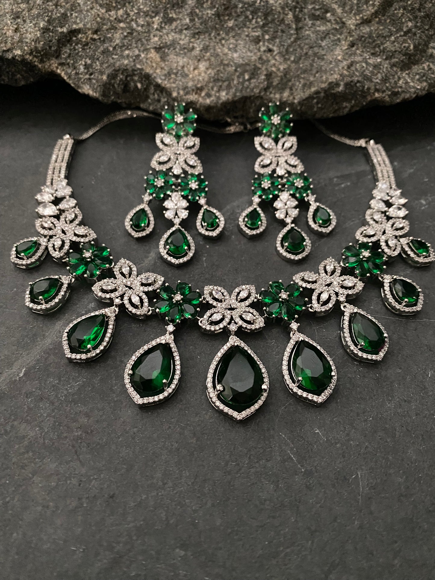 ANNA EMERALD GREEN CZ NECKLACE SET