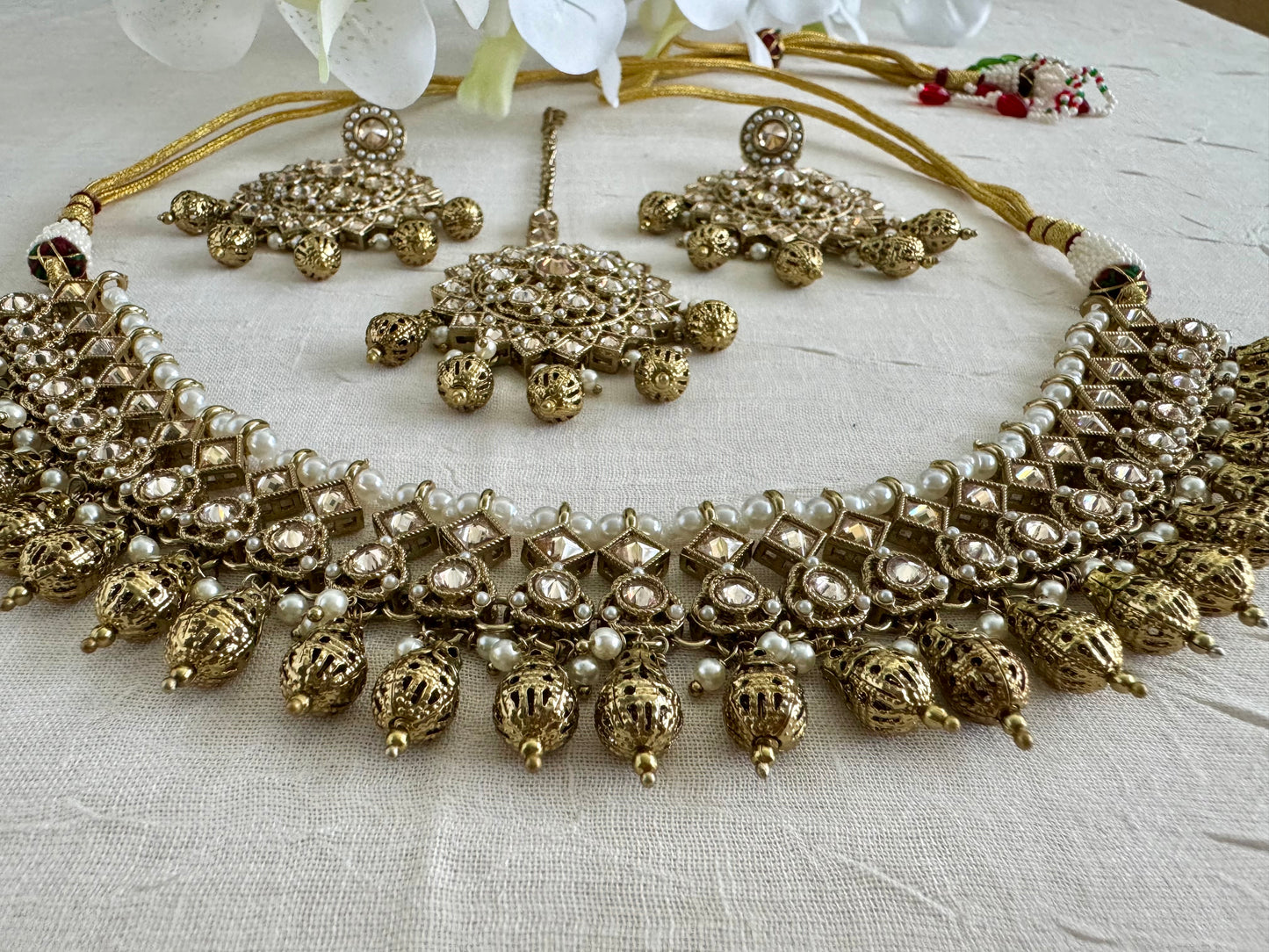 Kyra antique gold geometric necklace set