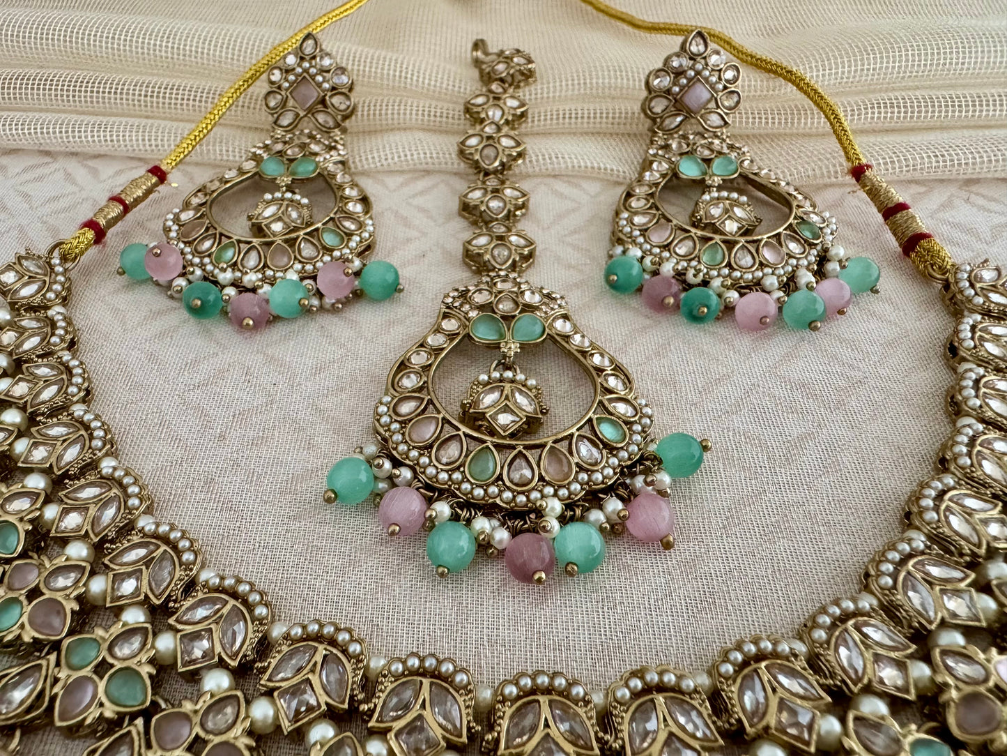 VEDA PASTEL PINK - GREEN NECKLACE SET