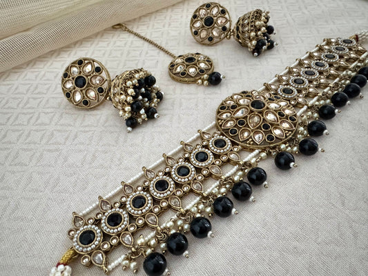 INAYA BLACK CHOKER SET
