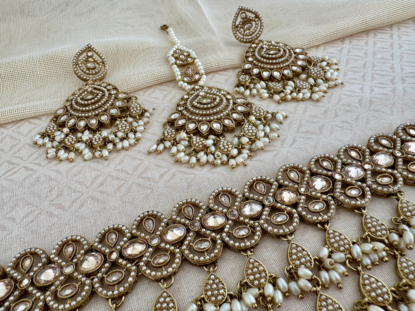 ALISHA BOHO PEARL FRINGE CHOKER SET