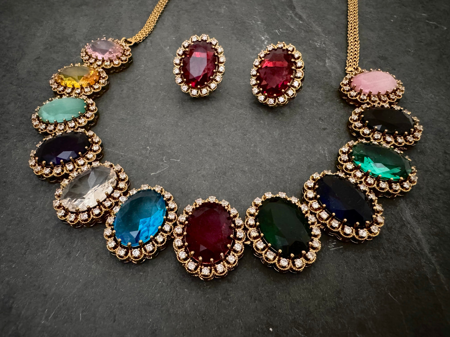 NOOR MULTICOLOR NECKLACE SET