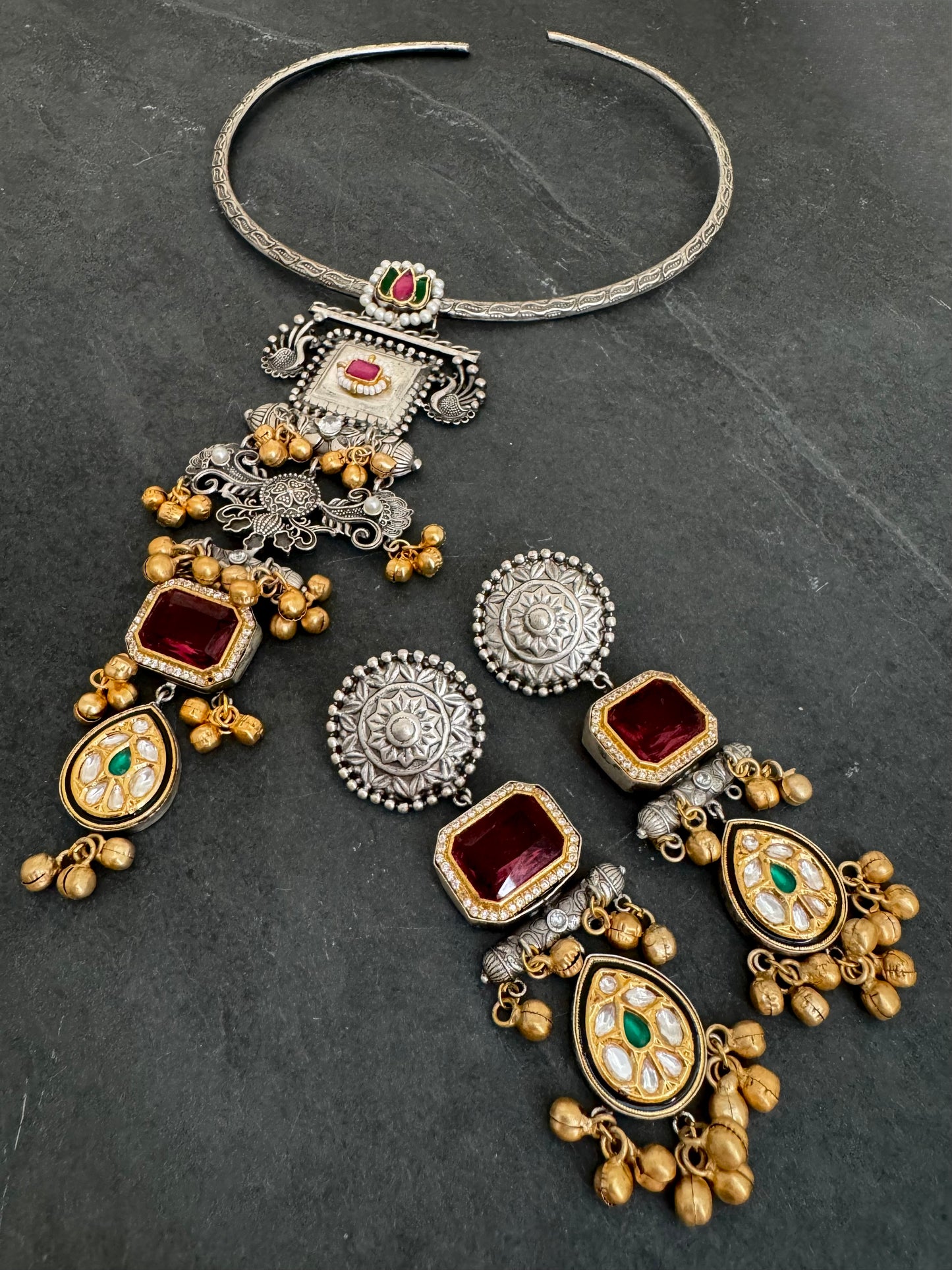 MEDHA TWO-TONE HASLI NECKLACE