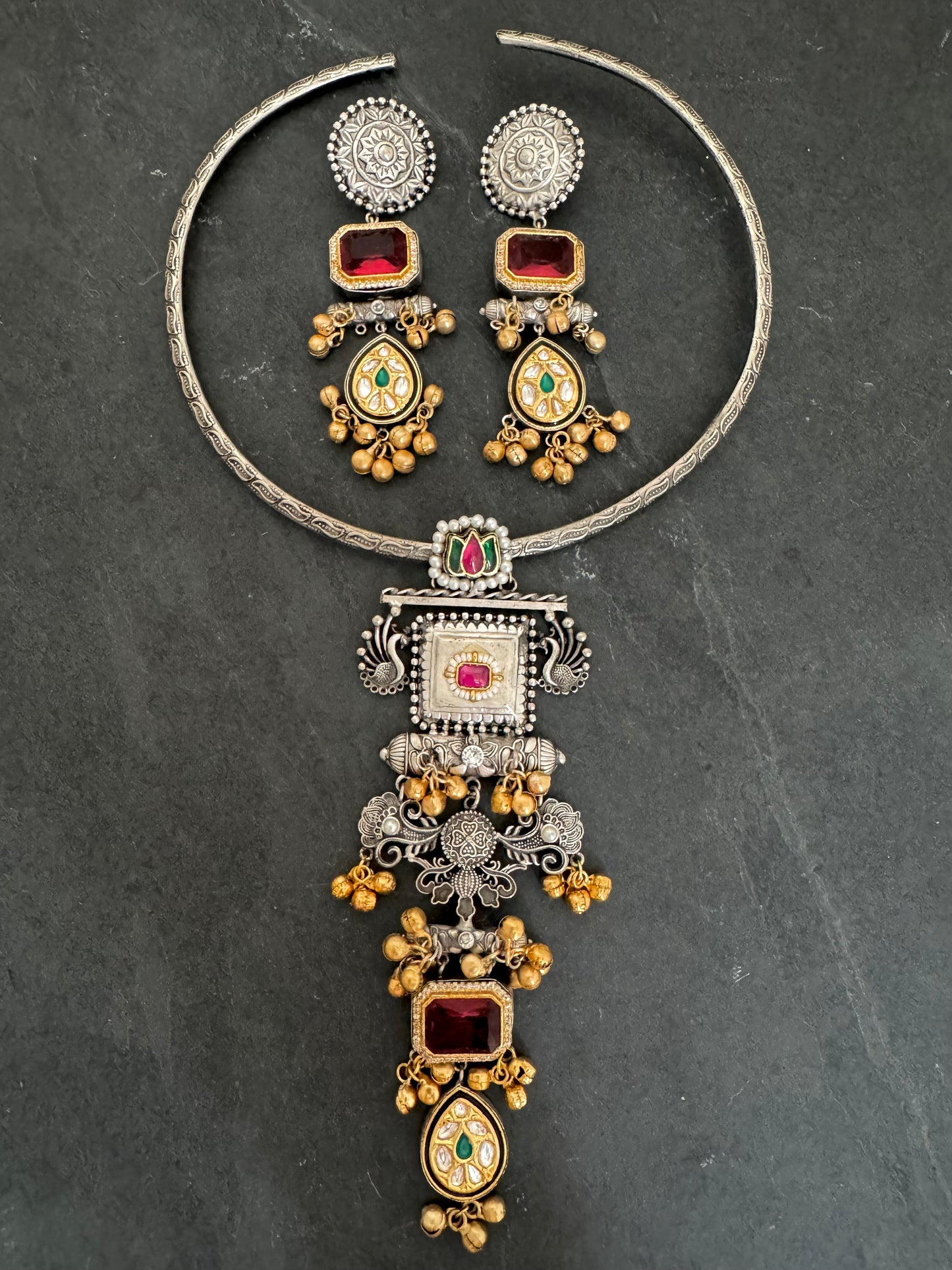 MEDHA TWO-TONE HASLI NECKLACE
