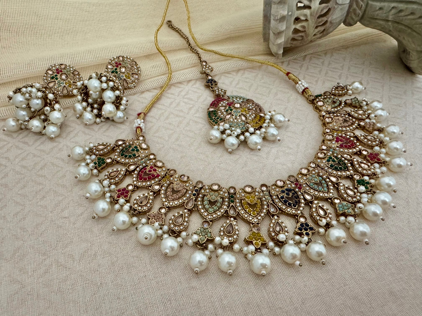 ANVI MULTICOLOR NECKLACE SET