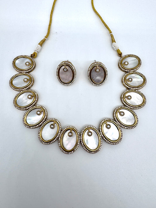 Esha Mother of Pearl Necklace Set