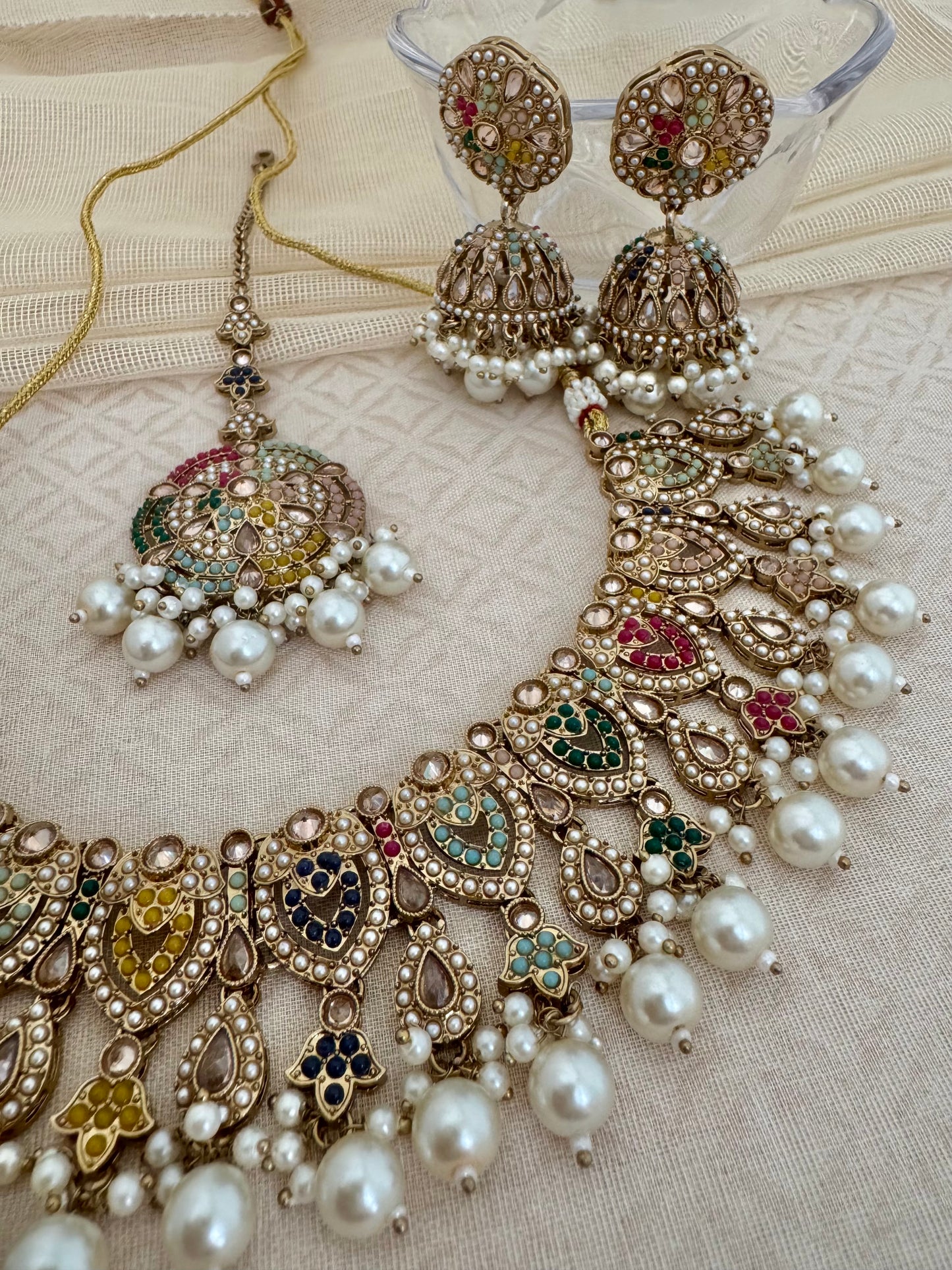 ANVI MULTICOLOR NECKLACE SET