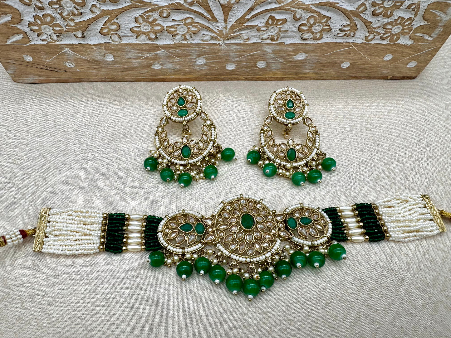 MIRA ANTIQUE GOLD CHOKER SET