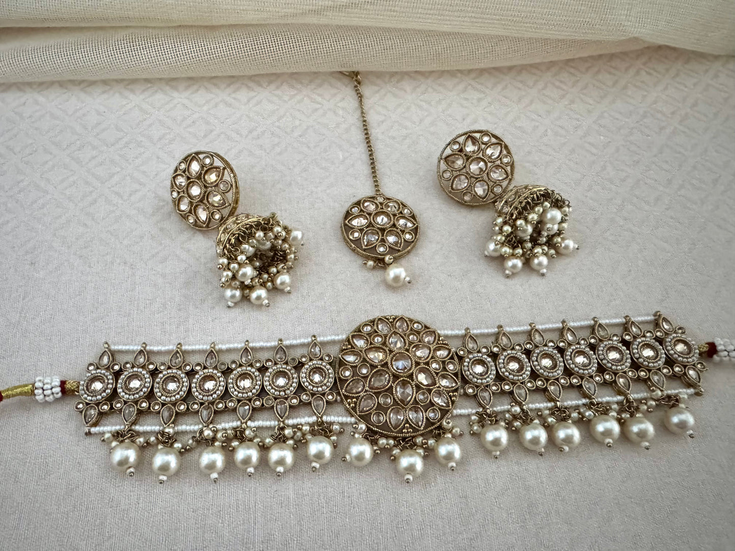 INAYA IVORY PEARL CHOKER SET