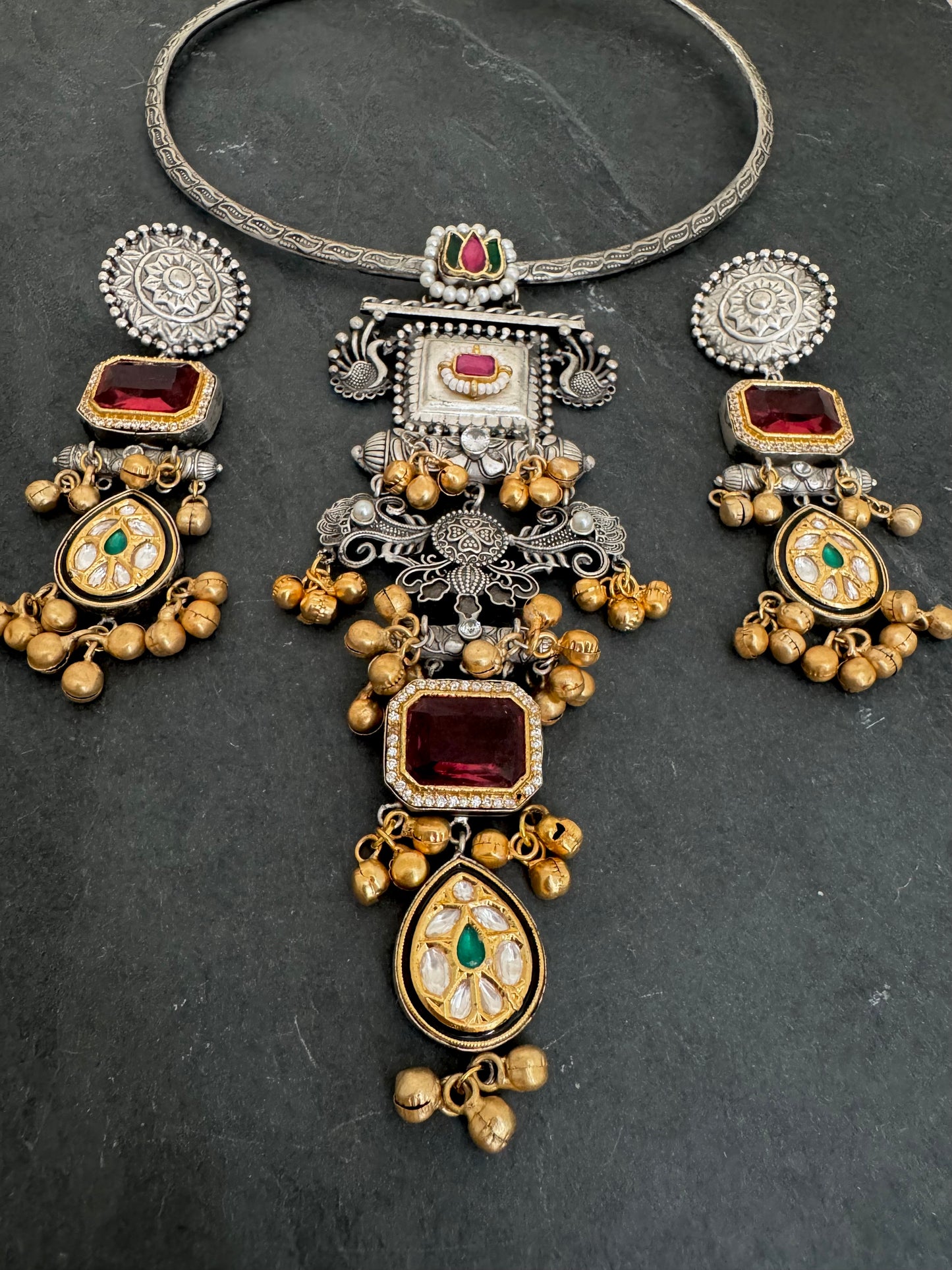 MEDHA TWO-TONE HASLI NECKLACE