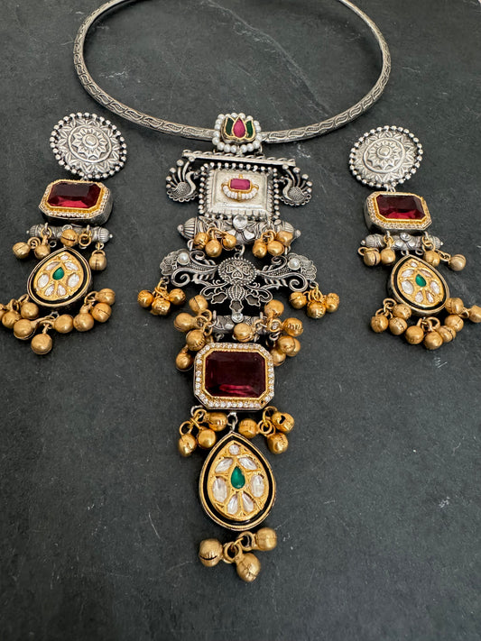 MEDHA TWO-TONE HASLI NECKLACE