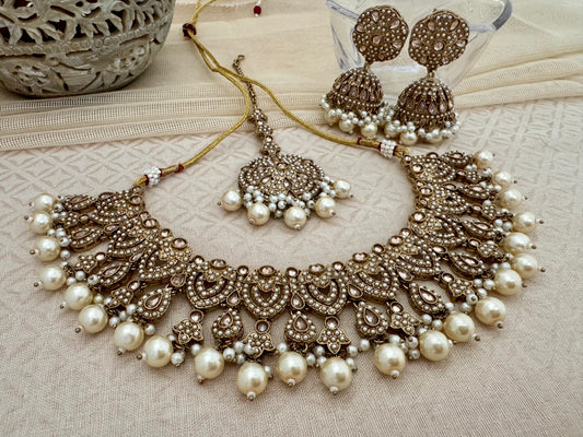 ANVI PEARL NECKLACE SET