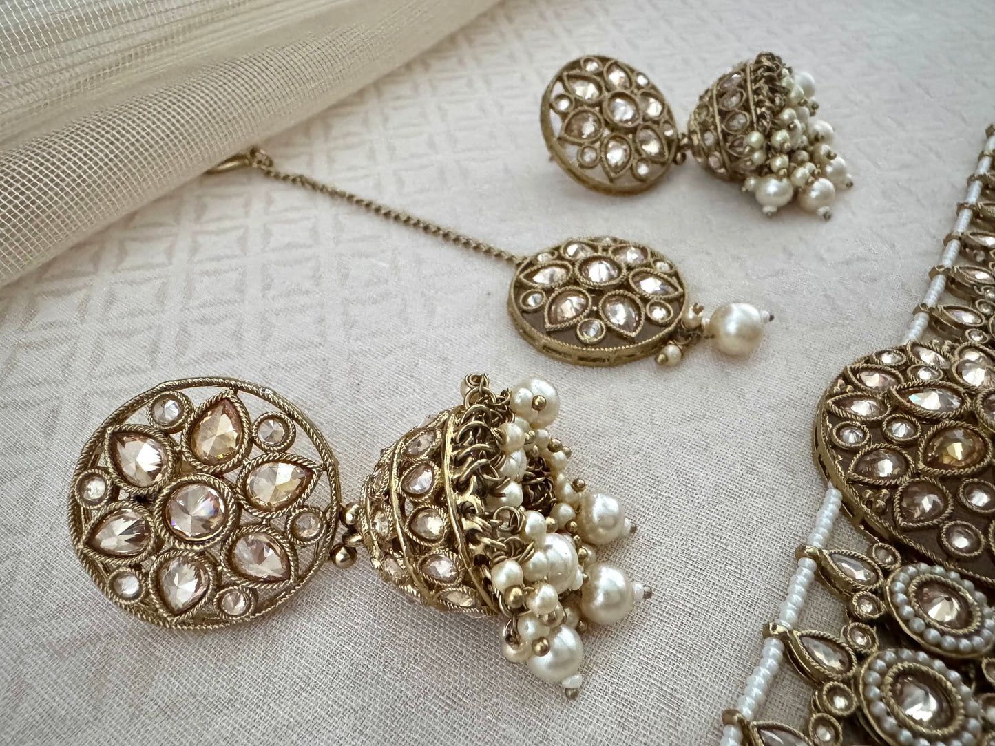 INAYA IVORY PEARL CHOKER SET