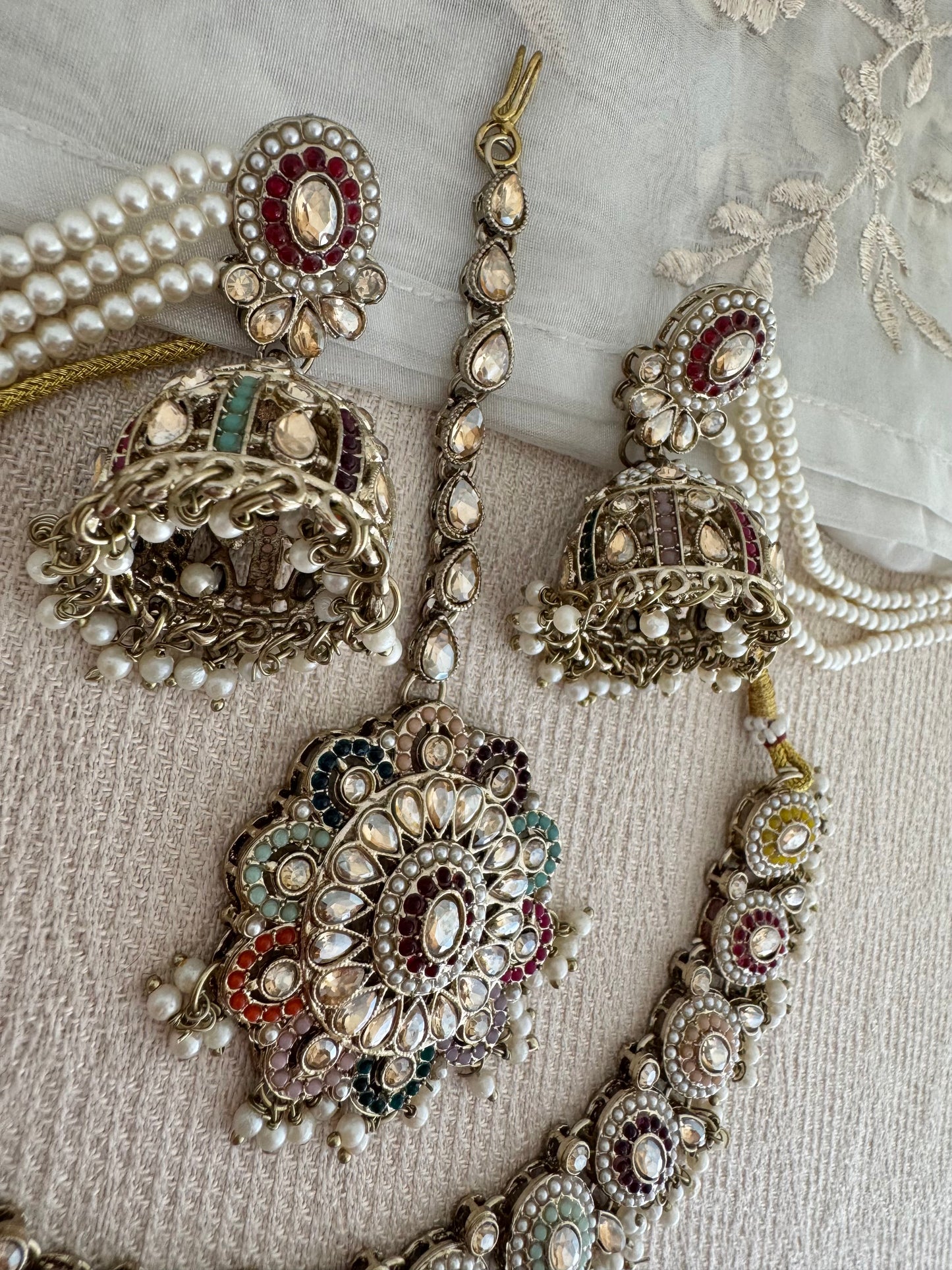 SARA MULTICOLOR SAHARA NECKLACE SET