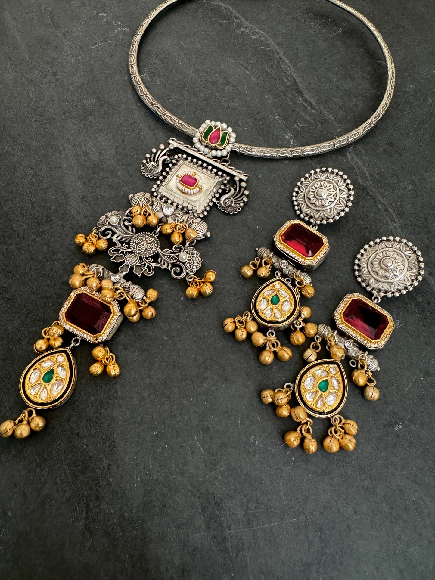 MEDHA TWO-TONE HASLI NECKLACE