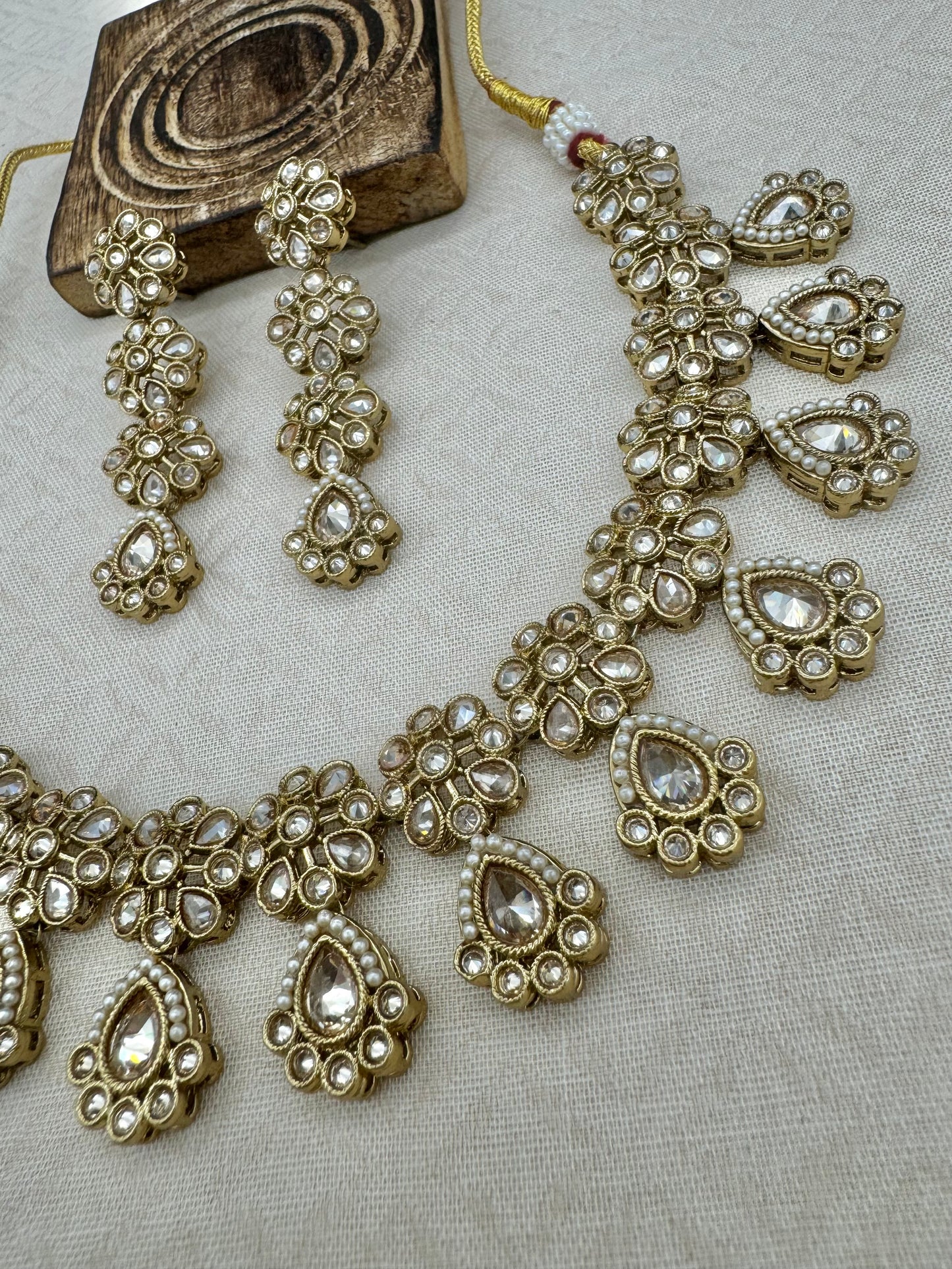 RIMAYA ANTIQUE GOLD NECKLACE SET