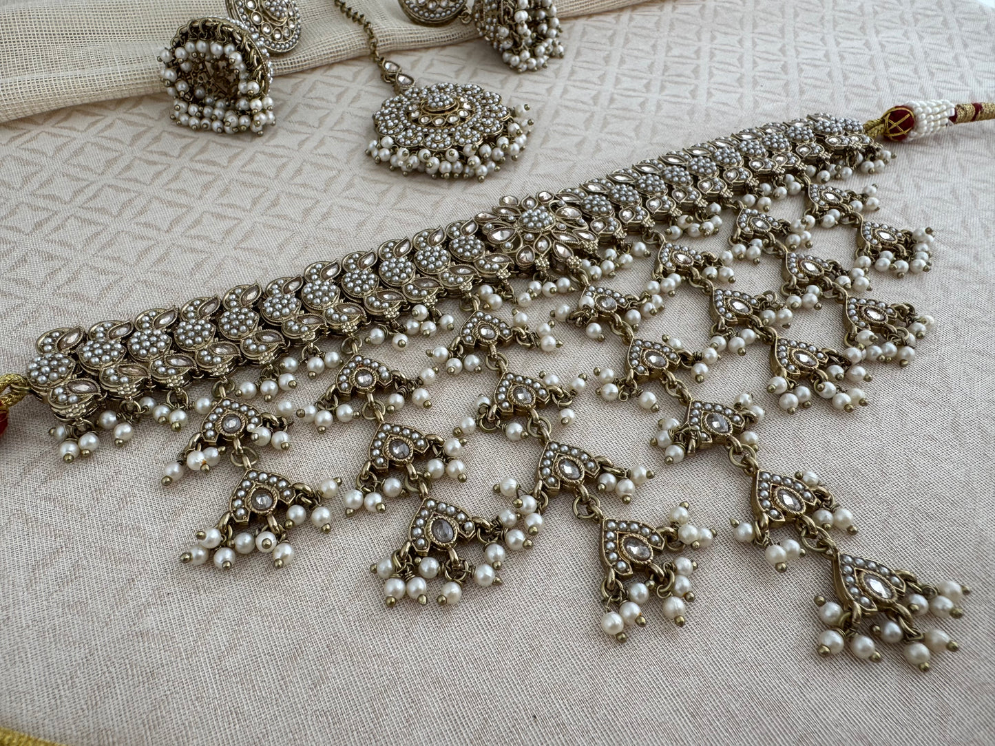 ZEESHA BOHO PEARL FRINGE CHOKER SET