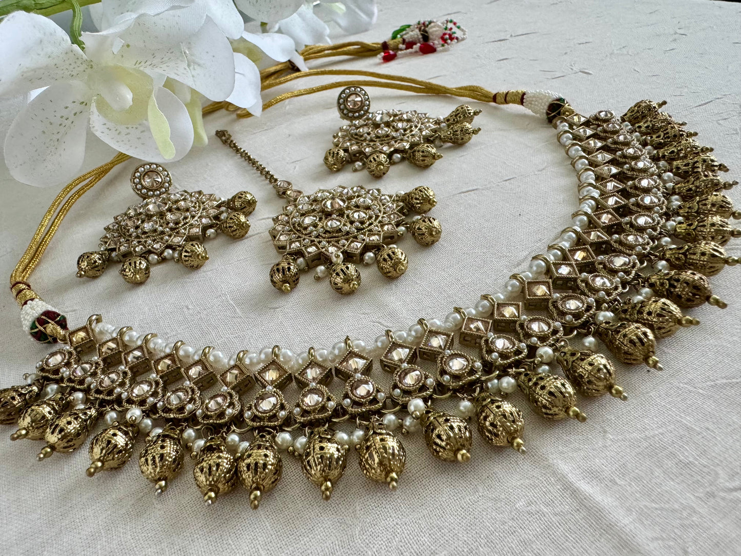Kyra antique gold geometric necklace set