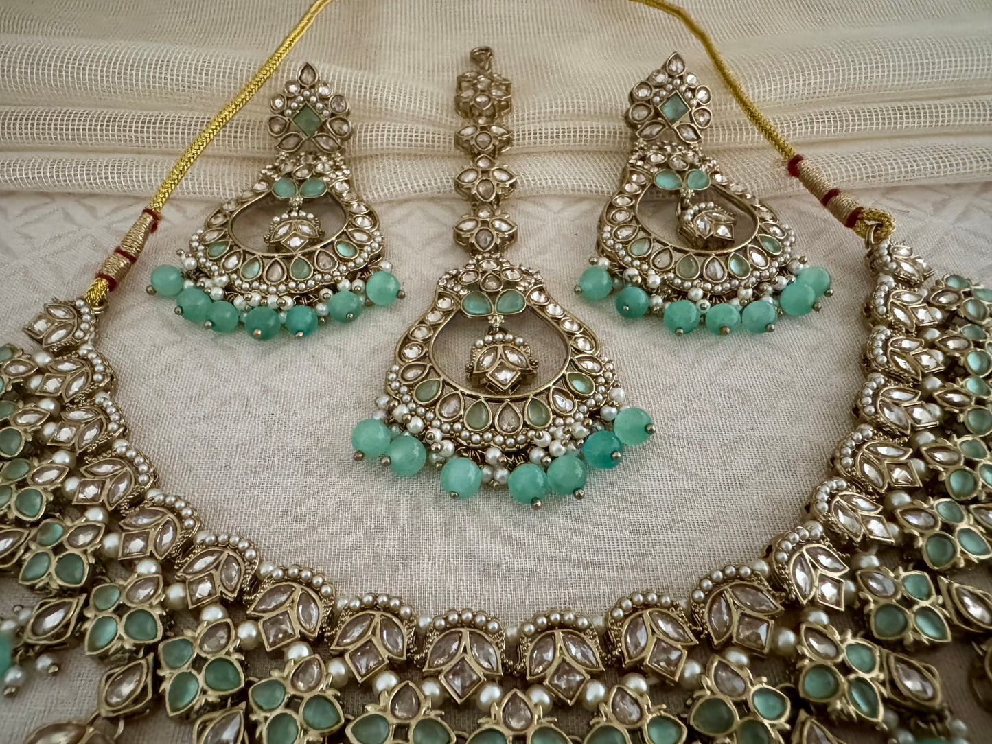VEDA PASTEL GREEN NECKLACE SET