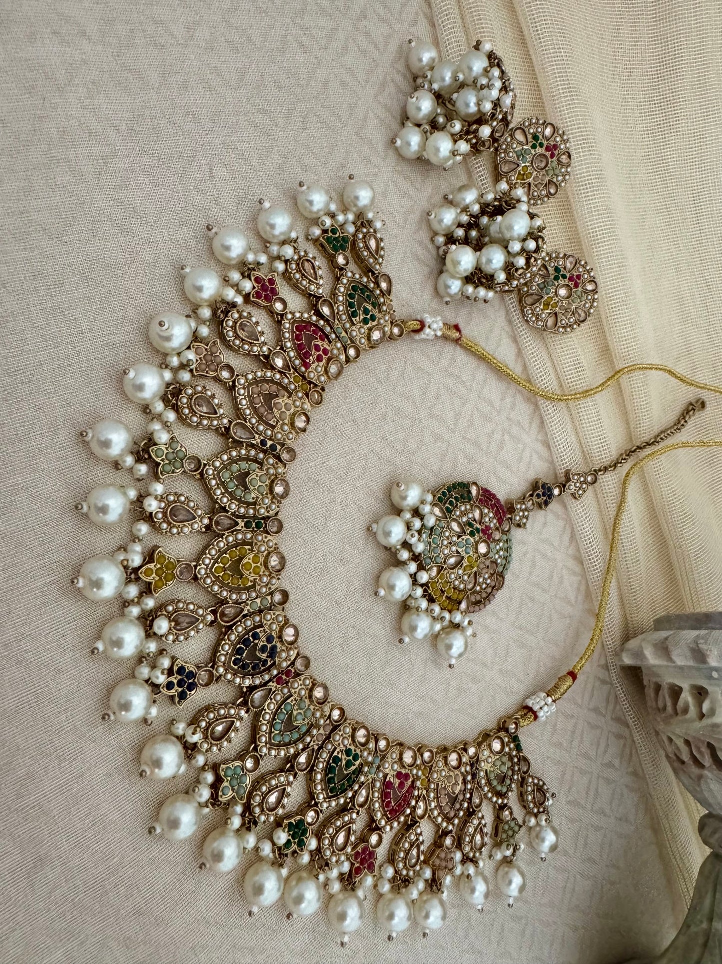 ANVI MULTICOLOR NECKLACE SET