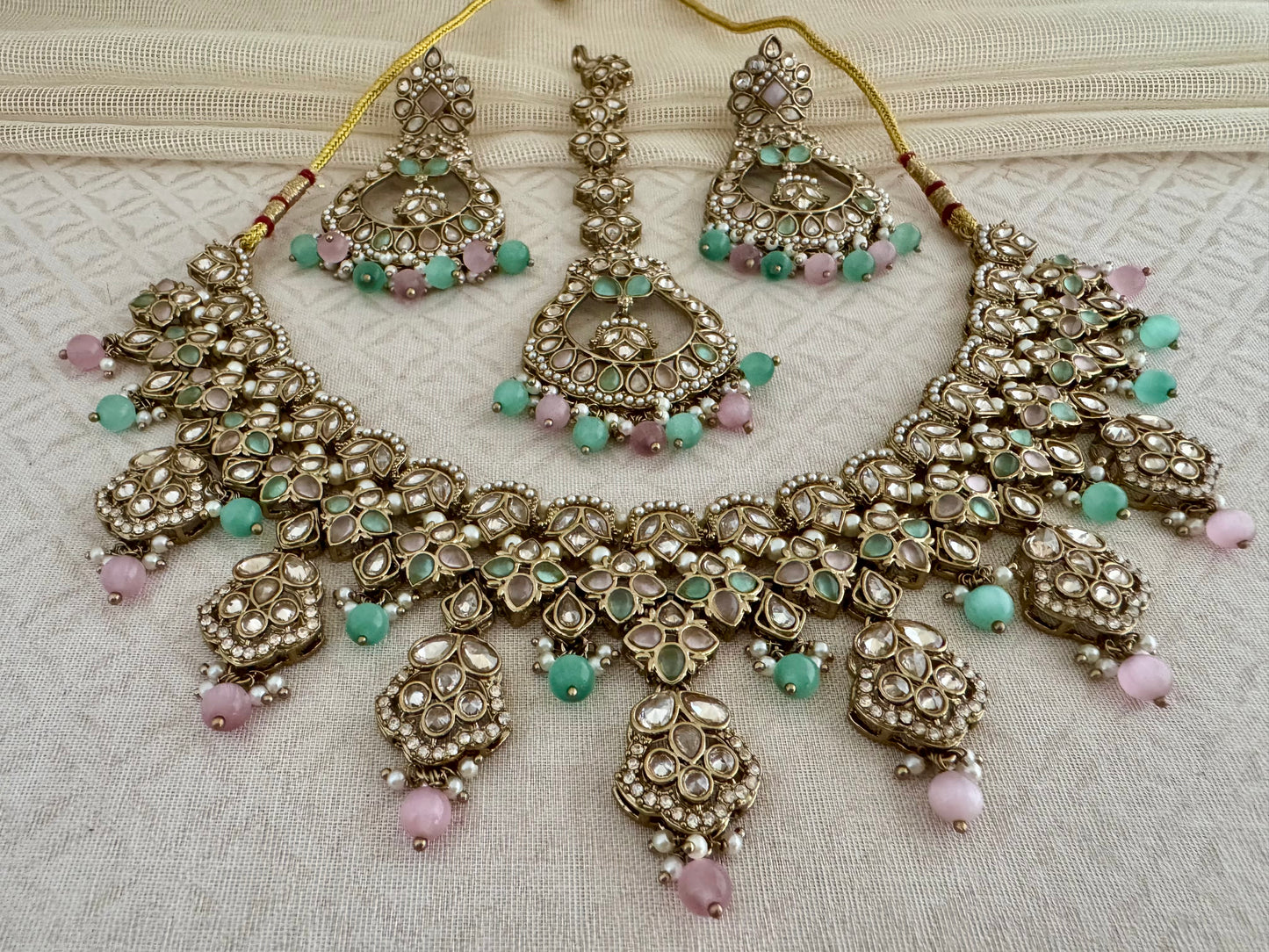 VEDA PASTEL PINK - GREEN NECKLACE SET