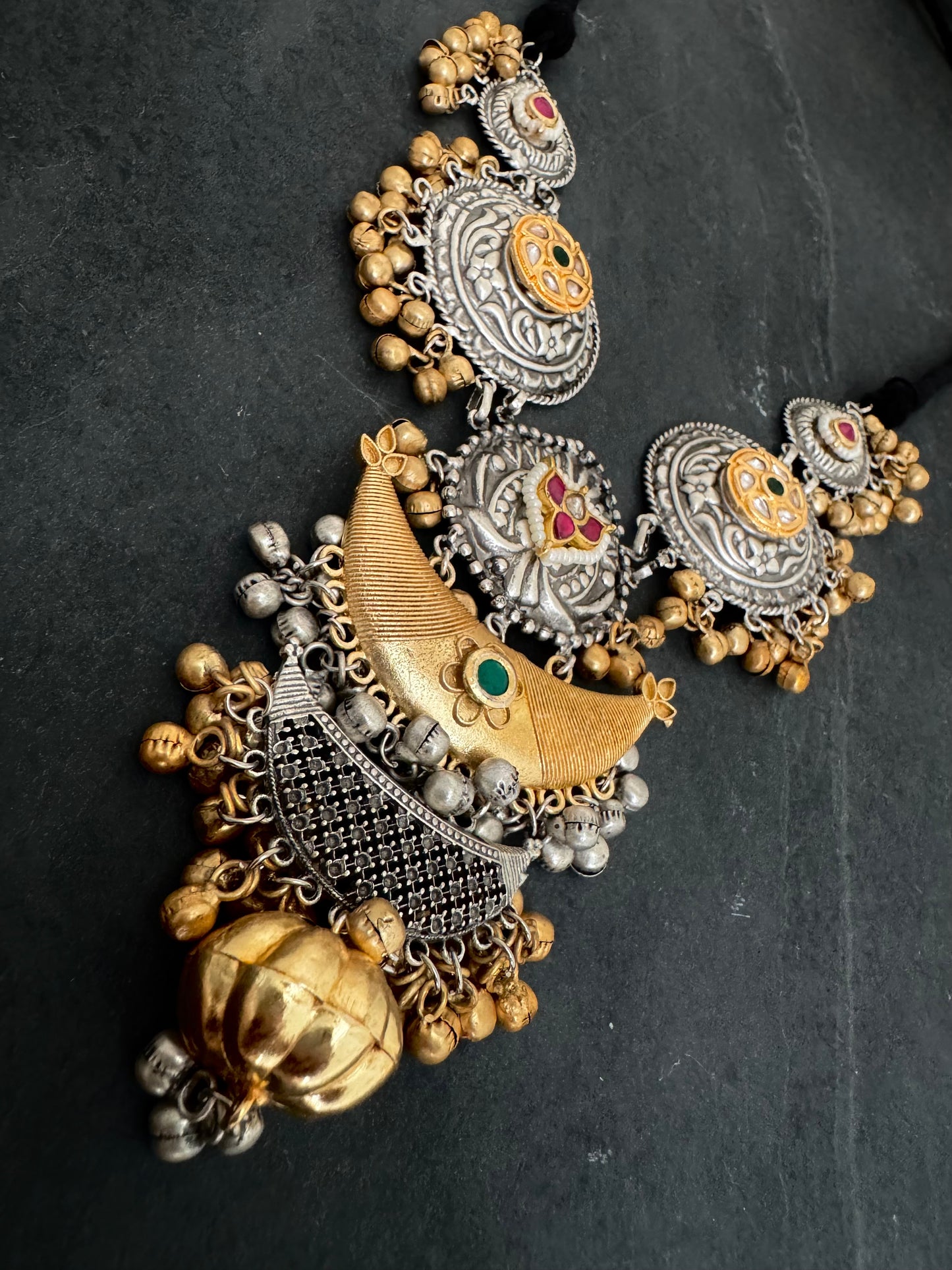 RUHI TWO-TONE NECKLACE
