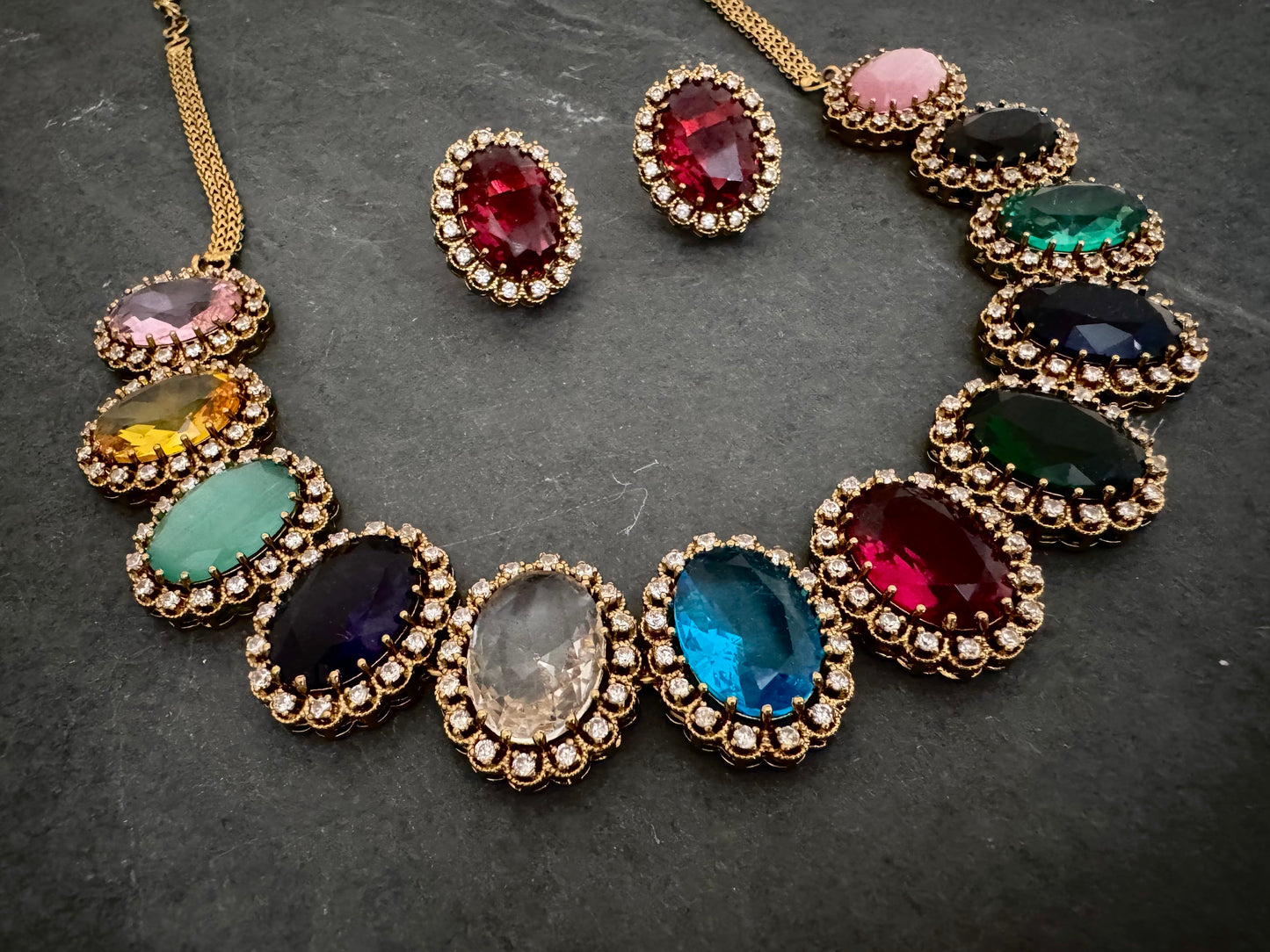 NOOR MULTICOLOR NECKLACE SET