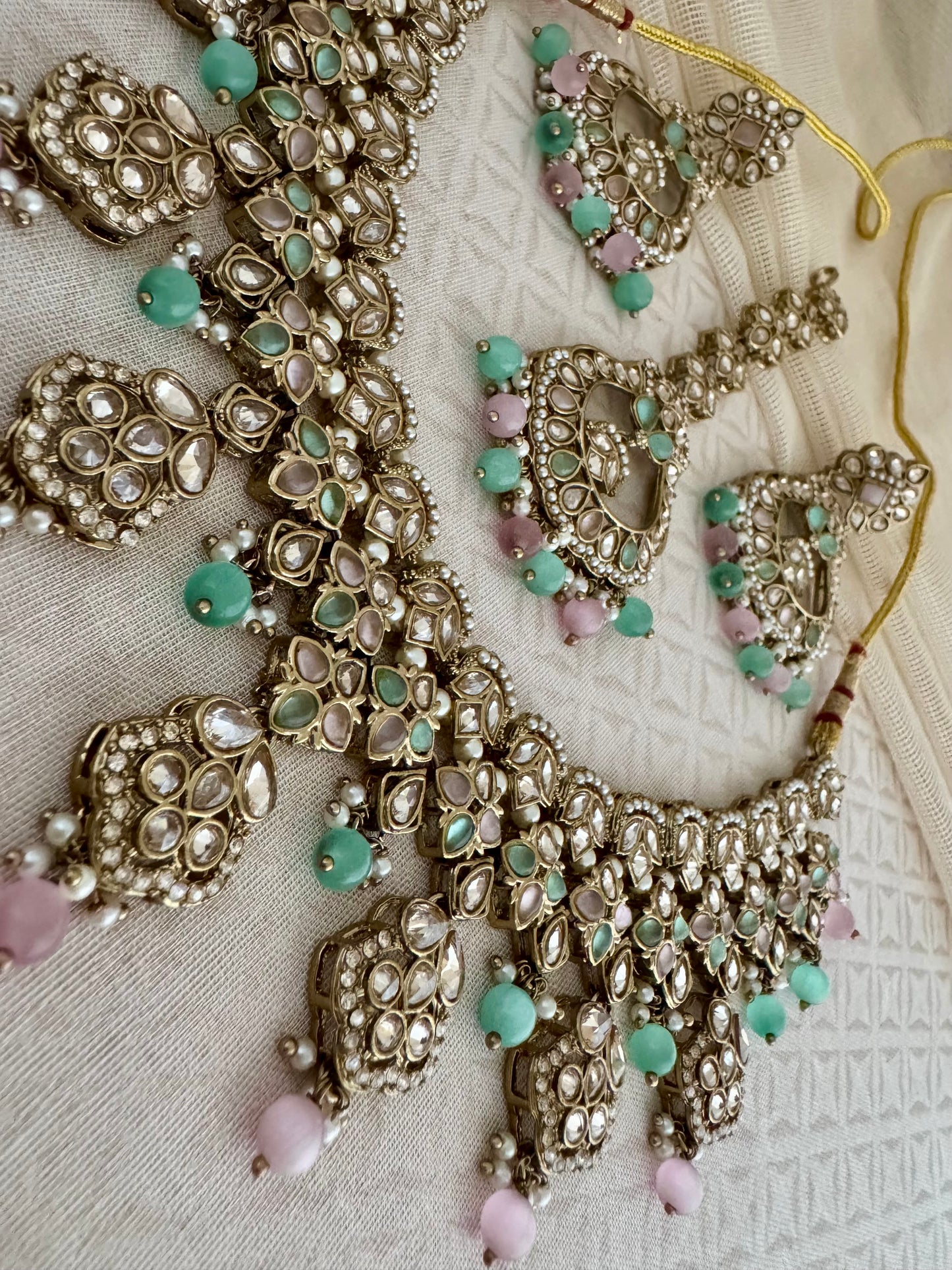 VEDA PASTEL PINK - GREEN NECKLACE SET