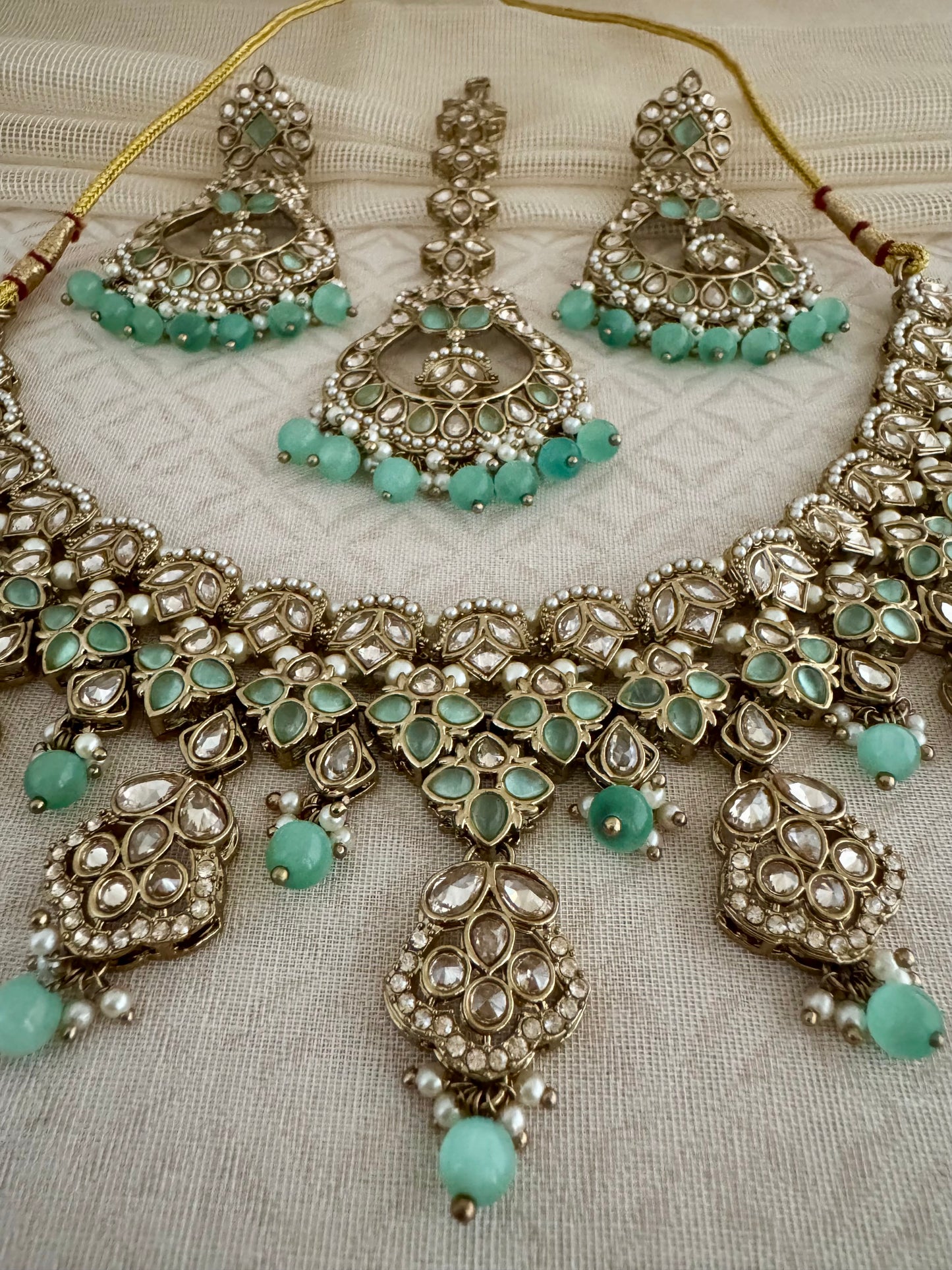 VEDA PASTEL GREEN NECKLACE SET